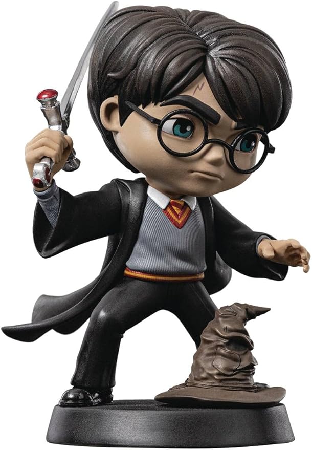 Iron Studios MiniCo Harry Potter - Harry Potter with Sword of Gryffindor Figurine