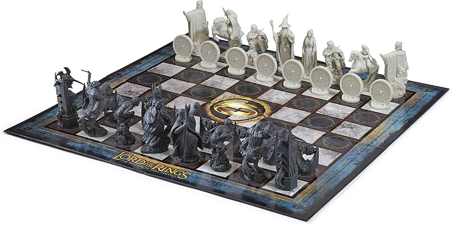 The Noble Collection - Lord of the Rings: Battle For Middle Earth Chess Set
