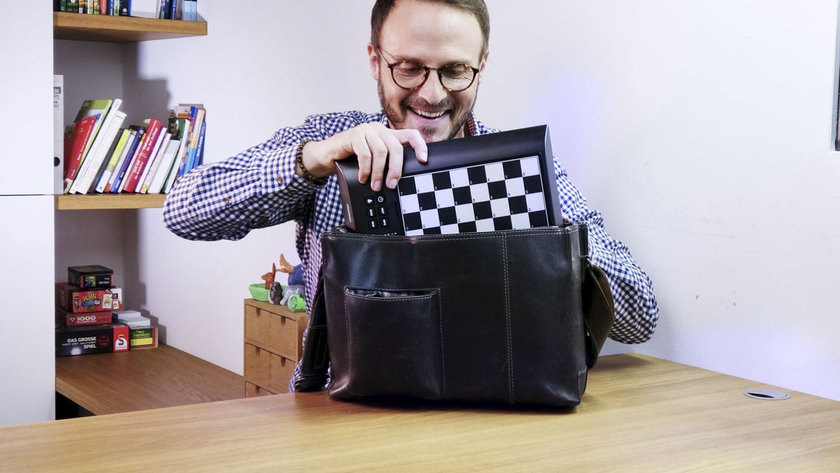 MILLENNIUM M810 ChessGenius - Chess Computer