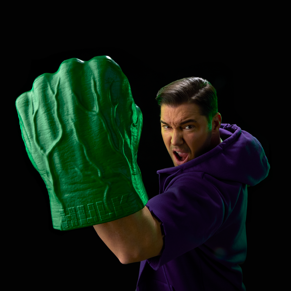 Marvel Legends Series Incredible Hulk Premium Roleplay Fists with Smash 'N Bash Sound FX