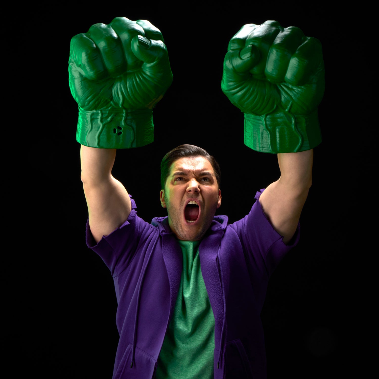 Marvel Legends Series Incredible Hulk Premium Roleplay Fists with Smash 'N Bash Sound FX
