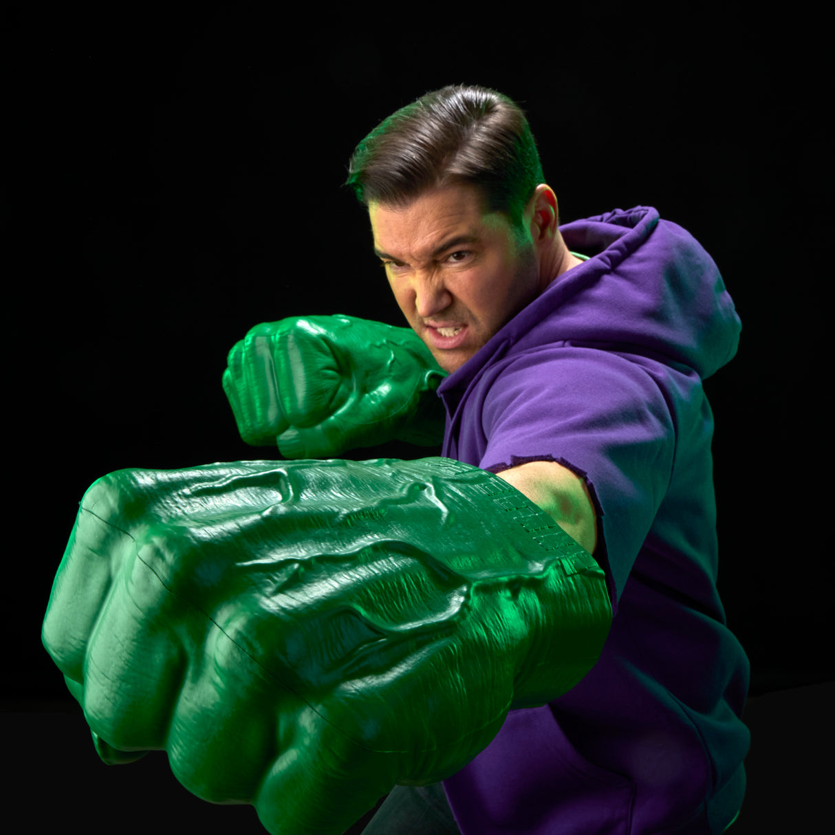 Marvel Legends Series Incredible Hulk Premium Roleplay Fists with Smash 'N Bash Sound FX